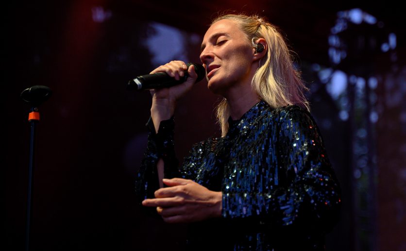 Zlín žije míří do finále, Nafrněnou s Bárou Polákovou zpíval celý Sad Svobody