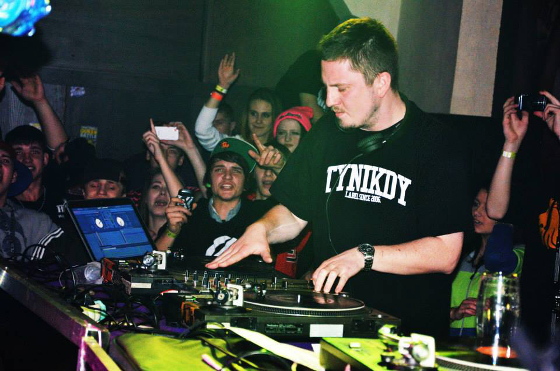 Poslouchali jste DeFuckTo? Přijďte na Check Da Skills!